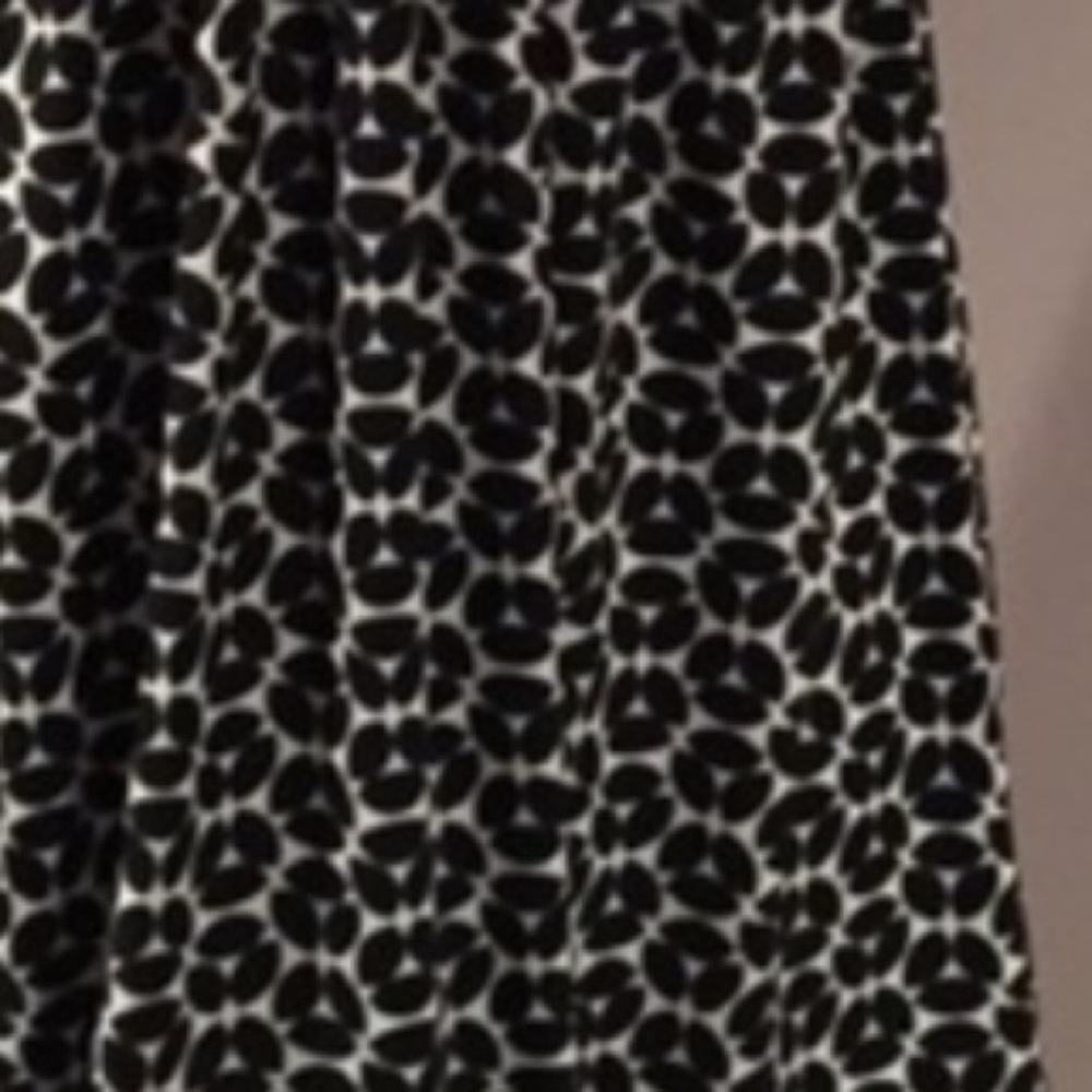Max Studio Black and White Empire Waist Top - Picture 2 of 6